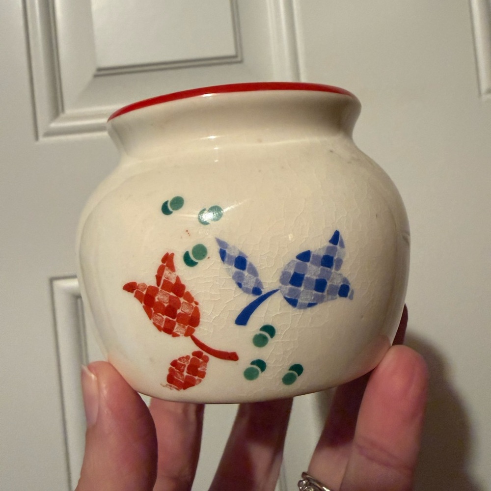 Vintage‎ Ceramic Jar/planter with Floral Design